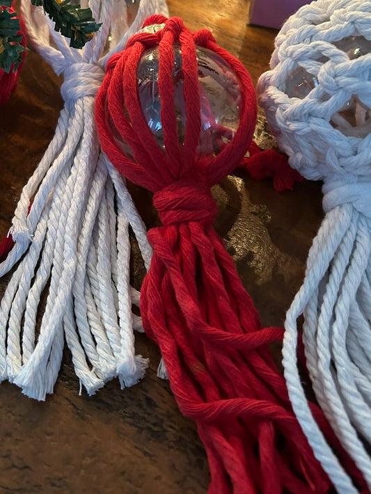 ✨ Esfera Navideña Macramé — Individual ✨
