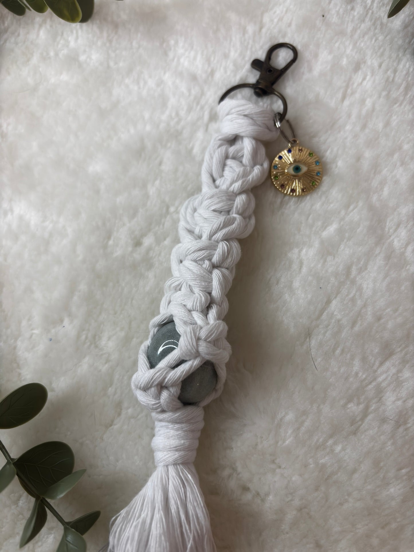 Llavero Blanco con Cuarzo Aventurina (Protección & Equilibrio)